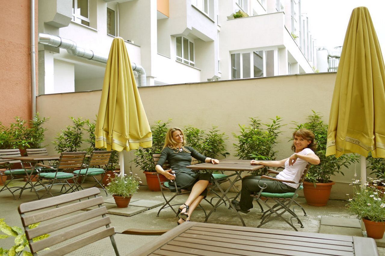 Air In Berlin Hotell Exteriör bild